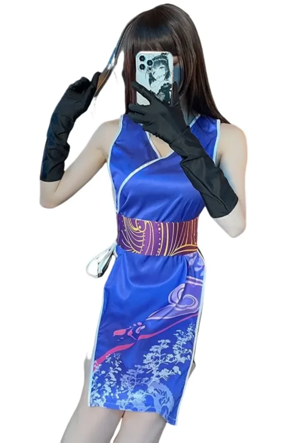 Woman wearing B2B kimono lingerie sexy blue with a fan