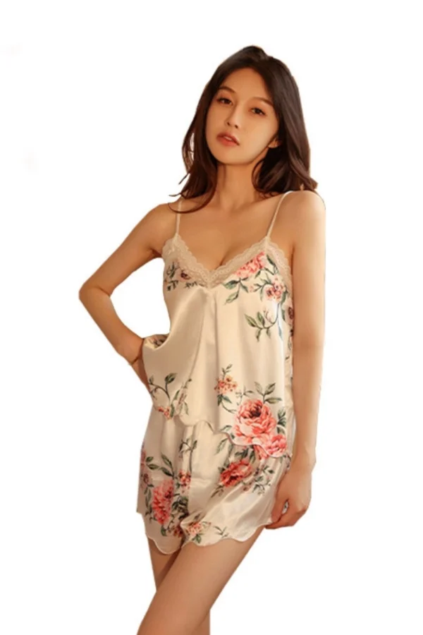 Flowy design of B2B babydoll nightgown lace with floral patterns
