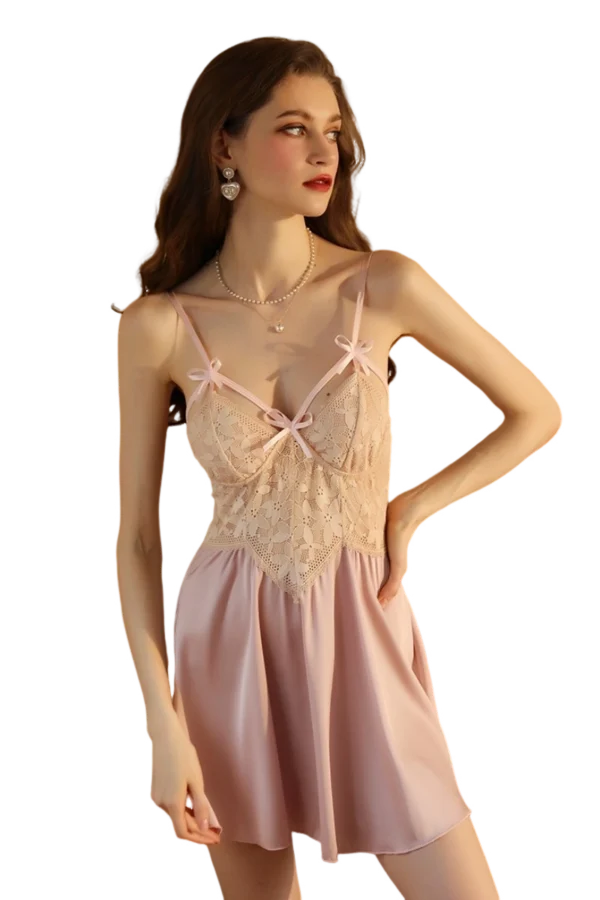 Bulk nightgown with lace in pink